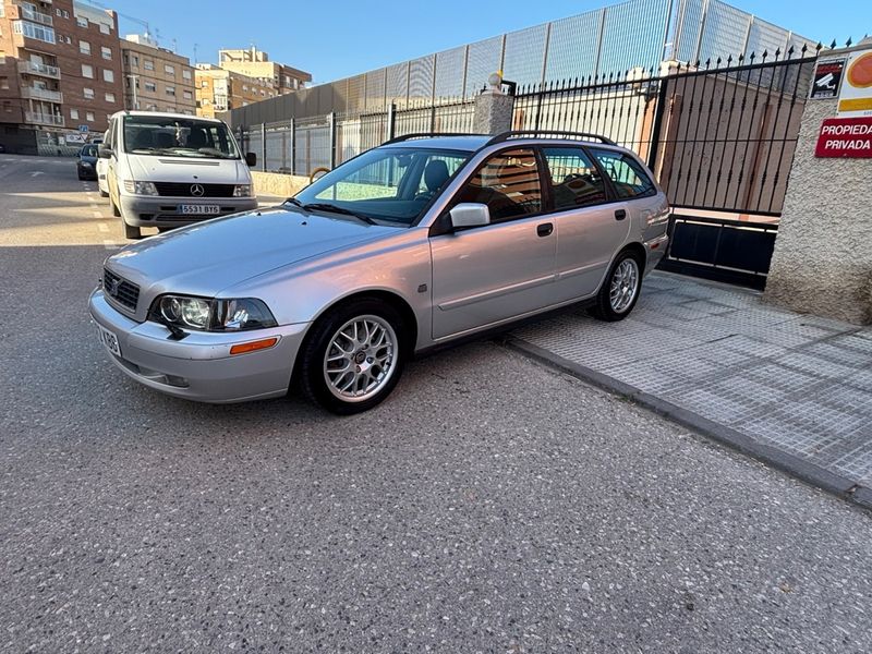 Volvo V40 2004 - foto 1