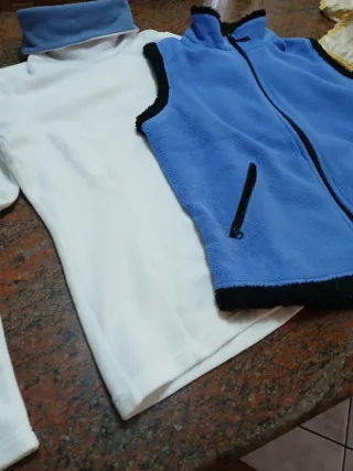 Set Pile Donna: Gilet Blu e Maglia Bianca