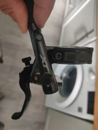 Freno Shimano Deore XT M8100 delantero