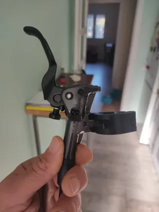 Freno Shimano Deore XT M8100 delantero