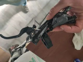 Freno Shimano Deore XT M8100 delantero