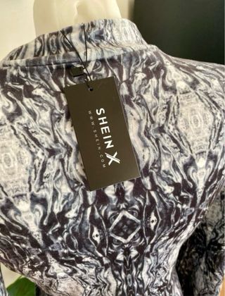 Vestido estampado cuello alto manga kimono