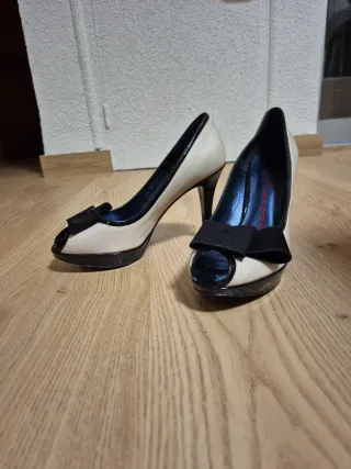 Zapatos Sacha London Beige y Negro Talla 37