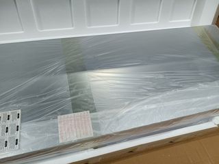 SONGMICS Espejo Joyero con 6 LEDs, Armario de Joyas Giro de 360°, Organizador de Joyería Giratorio, sin Marco, Espejo Completo, 3 Estantes, Superficie Blanco, Regalos Navidad, Forro Greige JJC007W02