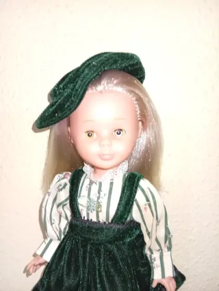 Muñeca Nancy Rubia Vestido Verde