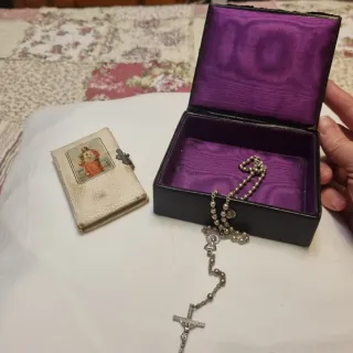 Lote religioso antiguo