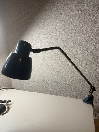 Lámpara de mesa industrial azul
