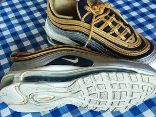 Nike Air Max Oro y Plata