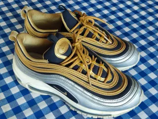 Nike Air Max Oro y Plata