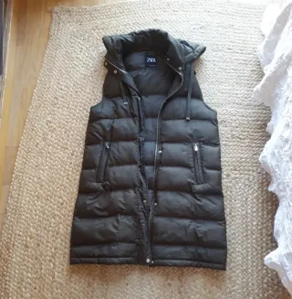 Chaleco acolchado Zara mujer verde militar