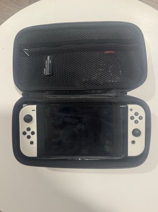 Nintendo Switch OLED Blanca y Negra