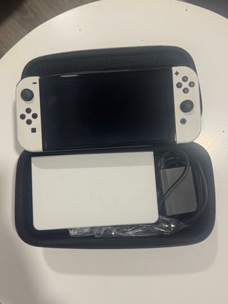 Nintendo Switch OLED Blanca y Negra