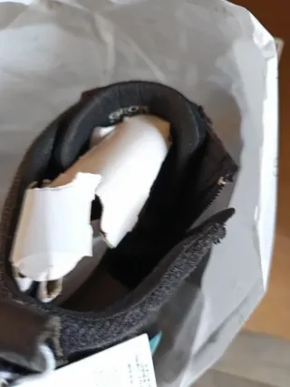 Scarpa/stivaletti neri e marroni