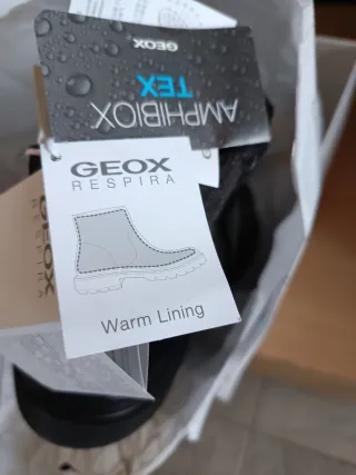 Scarpa/stivaletti neri e marroni