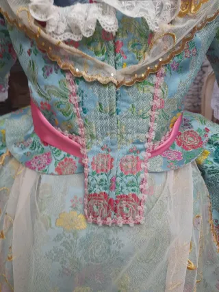 Perfecto traje completo, manoletinas forradas n°31