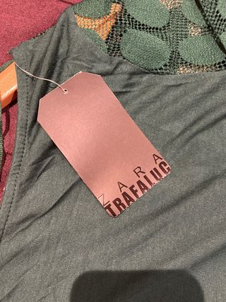 Camiseta Zara verde con encaje Talla M