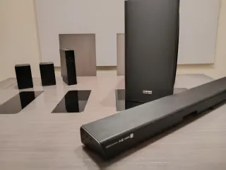 Barra de sonido Samsung HW-Q70R.