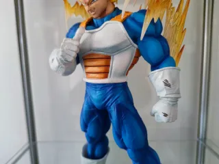 Dragon Ball Z Vegeta Super Saiyan Figure