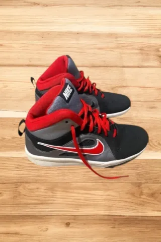 Nike Team Hustle D6