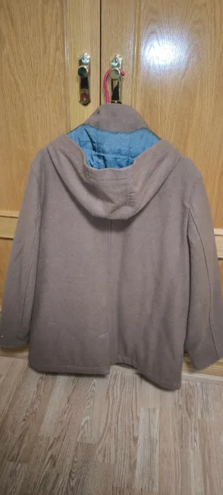 Chaquetón de paño color camel con interior térmico