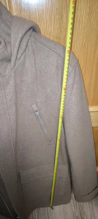 Chaquetón de paño color camel con interior térmico