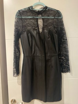 Vestido Negro Encaje y Efecto Piel