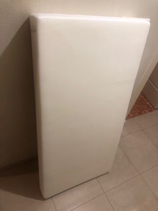 Cuna de viaje y colchón