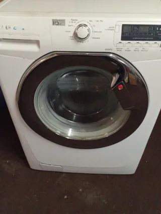 Lavadora blanca en buen estado