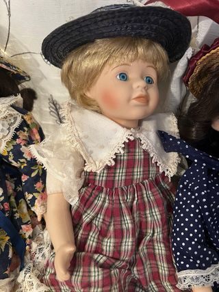 Collezione di bambole in porcellana