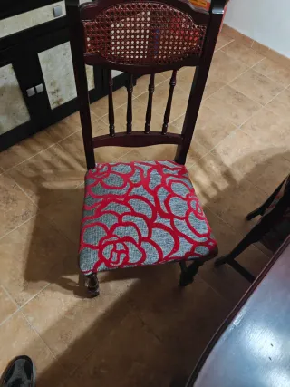 Mesa comedor + 6 sillas madera oscura