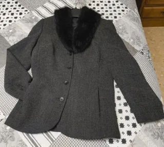Chaquetón paño de entretiempo con cuello pelo