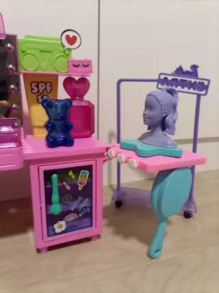 Tocador Barbie Extra con Accesorios