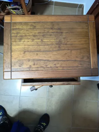 Mesilla de noche de madera maciza