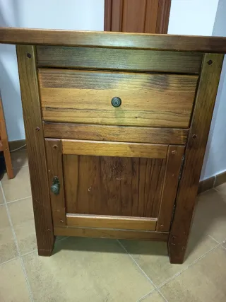 Mesilla de noche de madera maciza
