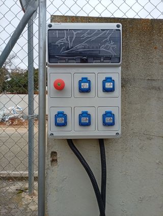 Electricista Autorizado para Servicios a Domicilio