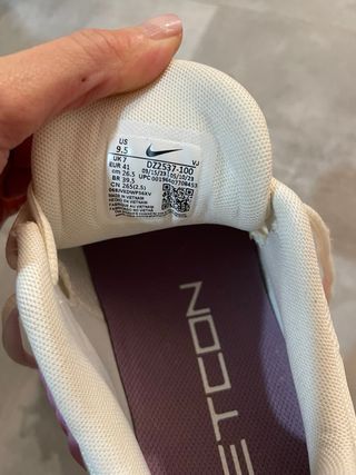 Nike Metcon 9 Rosa y Blanco