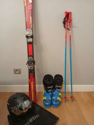Esquís, botas, casco y bastones junior