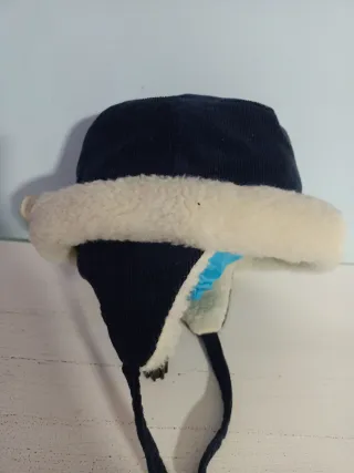 Gorro invierno con orejeras azul y blanco