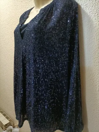 Blusa azul con lentejuelas