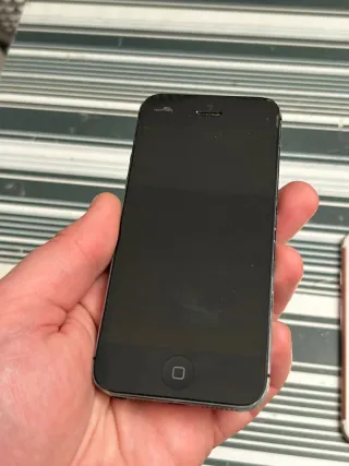 Lote 2 teléfonos Apple: iPhone 5 y iPhone 7