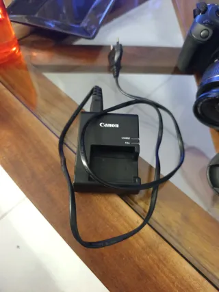 Cámara Canon EOS 4000D Negra