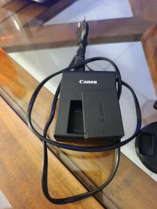 Cámara Canon EOS 4000D Negra