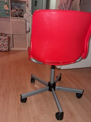 Silla de escritorio con ruedas