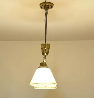 Lámpara de techo dos tulipas , dorada.