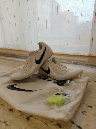 Zapatillas Nike Atletismo Clavos. Talla 41