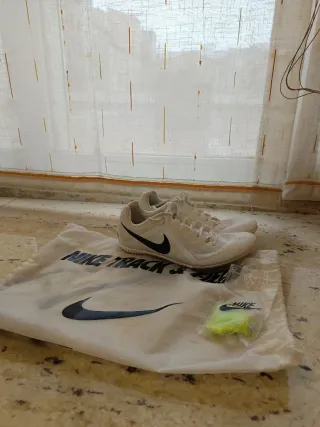 Zapatillas Nike Atletismo Clavos. Talla 41