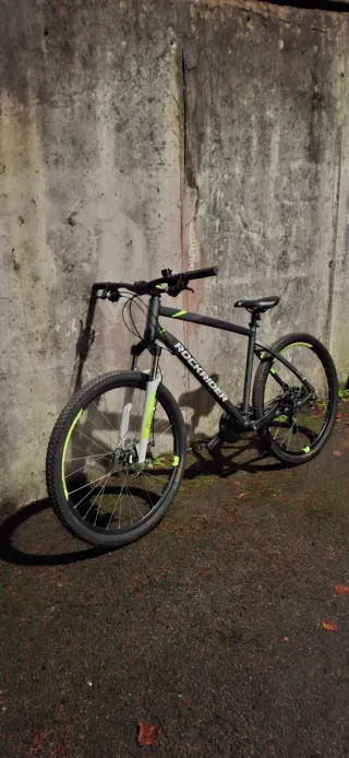 Bicicleta Rockrider Negra y Verde