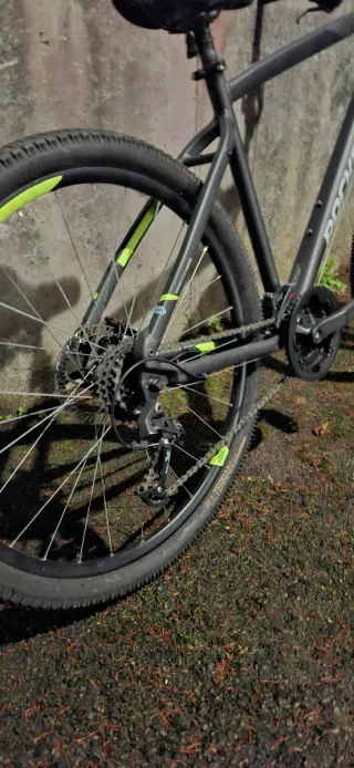 Bicicleta Rockrider Negra y Verde