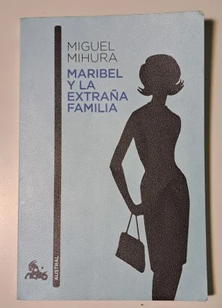 Maribel y la extraña familia