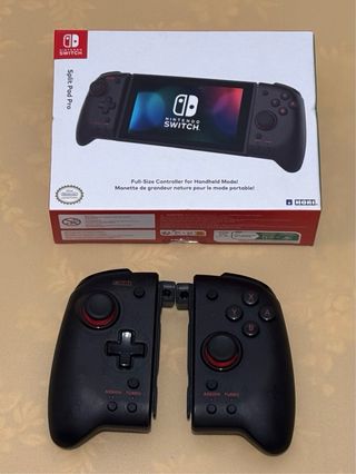 Nintendo Switch + controller Mario, accessori, microSD
